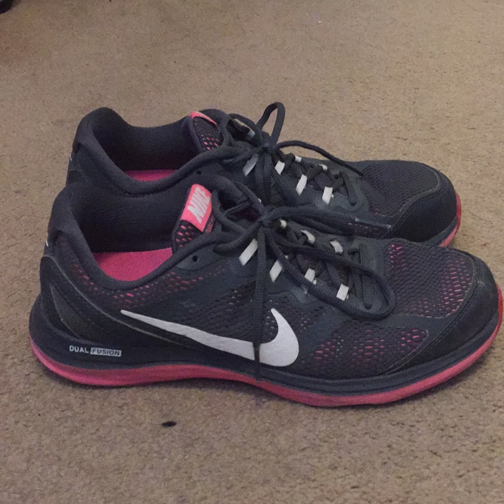 Nike tennis shoes